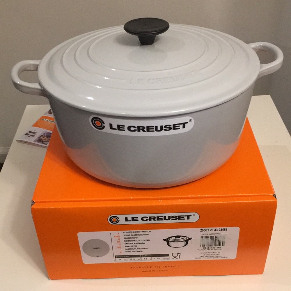 NEW Le Creuset 5.5 Qt Cast Iron Round Dutch Oven Vapeur Gray